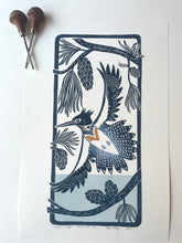 Load image into Gallery viewer, Kingfisher in Flight- Gradient Edition. Hand pulled with 13x19 mat